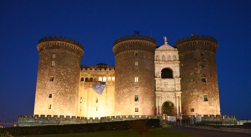 Déménager à Naples: Castel Nuovo