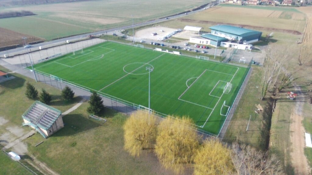 Société de déménagement à Communay: Stade de football